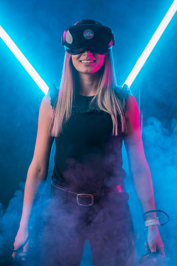 VIRTUAL ARENA Studio Woman